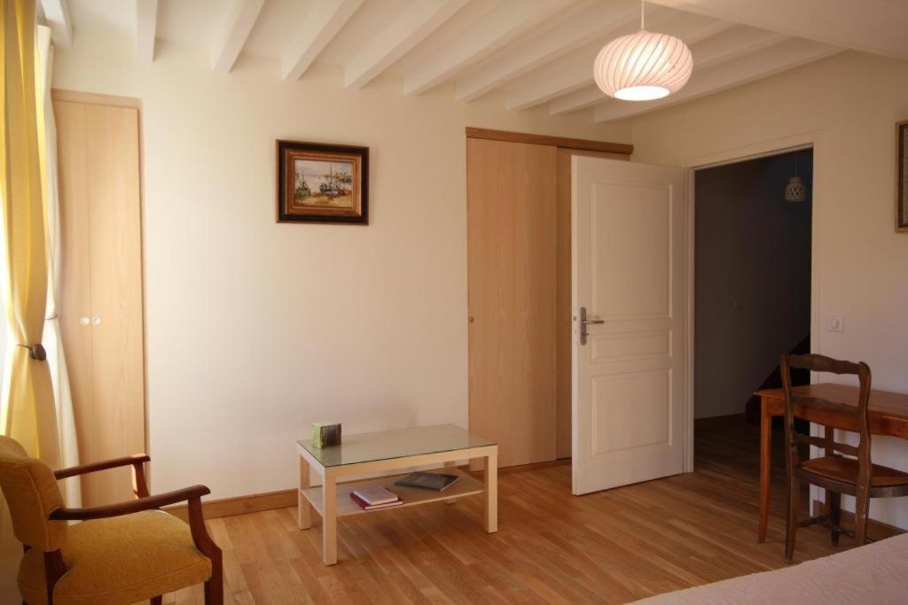 La Maison D'A Cote Saint-Amand-en-Puisaye Bagian luar foto