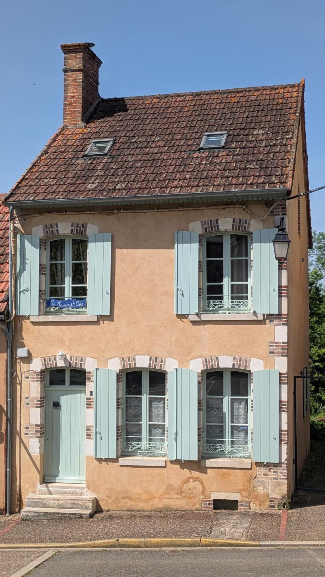 La Maison D'A Cote Saint-Amand-en-Puisaye Bagian luar foto